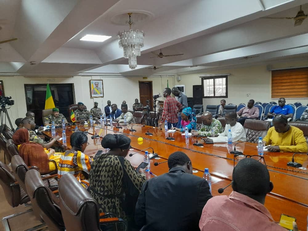 Carte d’identité biométrique : Le processus suit son train…